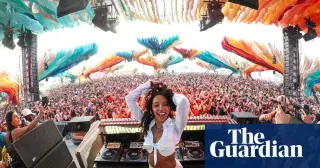 Coachella 2026 photo gallery spotlights Carpenter, Bieber, and Sombr