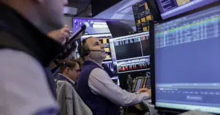 AI Bets Lift Dow and S&P to Fresh Highs as HPE and Alphabet Move Markets