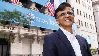 Snowflake beats estimates as CoCo AI drives higher guidance