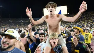 Field Storms and Clock Chaos Spark Weekend of Michigan Victory