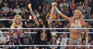 Bliss Returns on SmackDown as Paxley Debuts with a Splash
