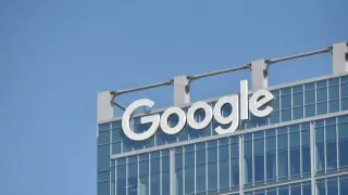 Google Lets Users Toggle Off Visible AI Watermarks