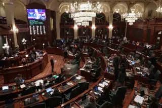 Illinois budget leans on gas-tax windfall, boosts lawmakers’ pay