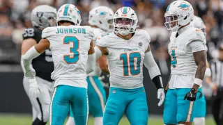 Dolphins rookies shine with 10+ tackles each, but defense shows run-stopping gaps