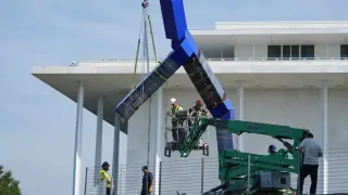 Kennedy Center Removes Joel Shapiro’s 'Blue' Sculpture Amid Trump-Era Overhaul