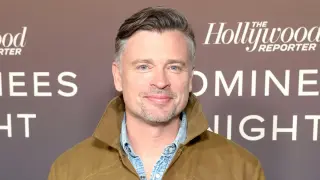 Tom Welling’s Accidental Hotel Window Photo Sparks Viral Debate