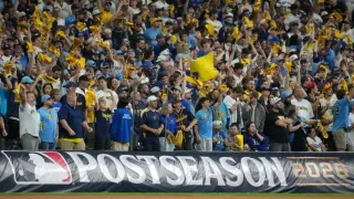 Brewers resolve 2015 ticket dispute as fans flock to Tampa for cheaper World Series seats