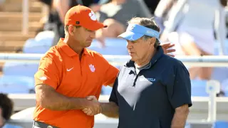Death Valley mismatch: Swinney-Belichick clash fails to live up to marquee hype