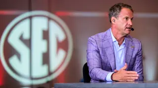 Kiffin-LSU accused of inciting fifth-year lawsuit to keep players