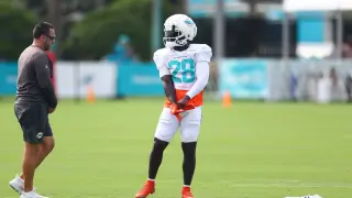 Dolphins' Achane Set for Heavy Workload, Hafley Signals Big Season