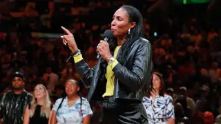 Lisa Leslie to be immortalized with home-arena statue in Los Angeles