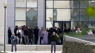 Athens gunman hunt: 89-year-old suspect targets social security office and courthouse