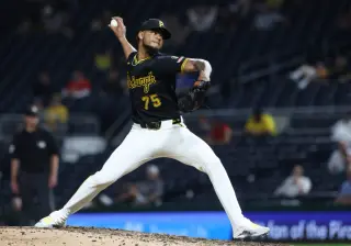 Giants Claim Doval Off Waivers, Reunite With Former Closer for 2027 Planning