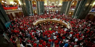 Wisconsin appeals court reinstates Act 10, narrowing public-sector bargaining