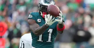 Framework in Place for AJ Brown to Patriots, Eagles Brace for Move