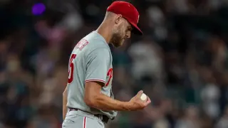 Wheeler’s Command Slips as Phillies’ Streak Falls in Seattle