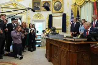 Trump pushes five-dose vaccines, claiming autism reductions