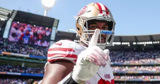 49ers Capture Melbourne Debut by Outsmarting Jet Lag With Early Arrival