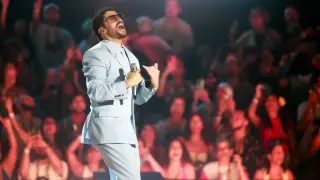 Bad Bunny Caps Debí Tirar Más Fotos Tour With Emotional Puerto Rico Homecoming
