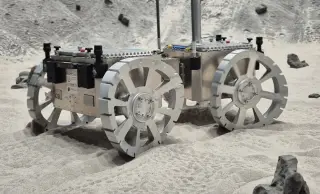 Bio-Inspired 'Swimming' Wheels Could Redefine Mars Sand Driving