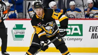 Pittsburgh forward Andrei Kuzmenko leaves team after father killed by bear in Siberia