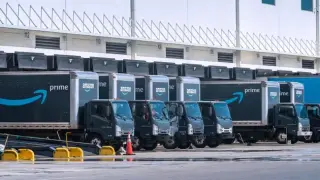 Amazon trims free cash flow but tops AWS estimates on strong Q1