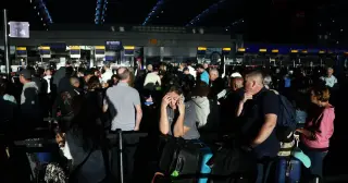UK Air-Traffic Glitch Triggers 1,000+ Flight Cancellations