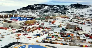 Winter-darkness Antarctic rescue ferries patient to New Zealand hospital