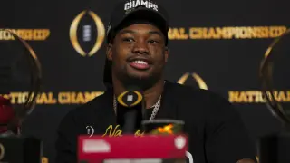 49ers rookie Kamara sidelined by knee injury during camp