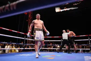 Plane-side forgiveness: Fury forgives referee after Usyk stops Verhoeven