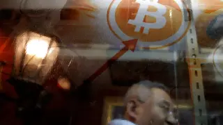 Bitcoin rockets 25% as shorts squeeze and Washington leans into crypto
