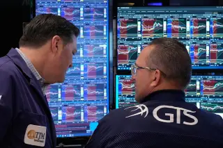 Markets drift lower as Warsh hearing, Apple leadership change, and Iran tensions weigh on equities
