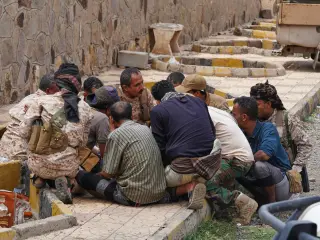 Houthi Siege of Taiz Triggers Humanitarian Crisis and Stalls Yemeni Counteroffensive