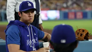Dodgers sit Ohtani, promote top prospect De Paula to DH role