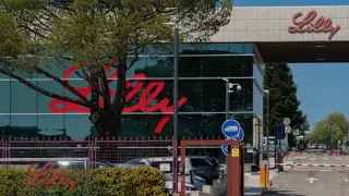 Eli Lilly Lifts 2026 Revenue Outlook to $92B as Weight-Loss Demand Outpaces Pill Lag