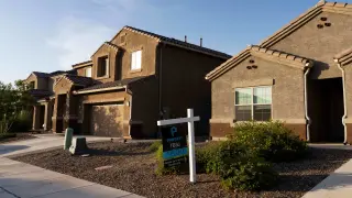 Rising rates push borrowers toward adjustable-rate mortgages
