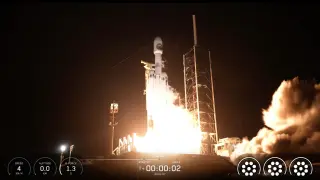 SpaceX completes tripleheader with first Falcon Heavy launch for US spy agency