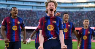 Gordon’s Early Strike Powers Barcelona’s Flawless Eighth Win