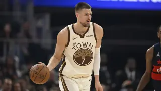 Warriors Explore Trade Routes for Porziņģis Amid POTS-Driven Retirement Fears