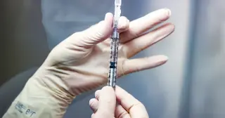 Tailored mRNA vaccine halves melanoma recurrence at five years