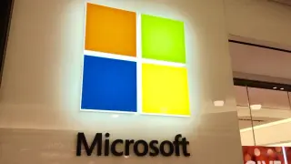 Oppenheimer’s $570 Target Drives Microsoft to 10-Month High Amid Copilot Consolidation