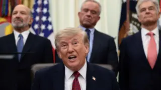 Trump envisions U.S. growth hitting up to 20%, urging no Fed rate hike