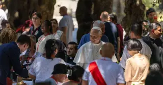 Pope Leo XIV urges removing poverty’s causes at Castel Gandolfo lunch with the poor