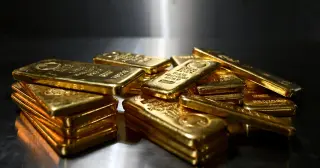 Gold Rises 2% on US–Iran Peace Framework Easing Inflation Fears