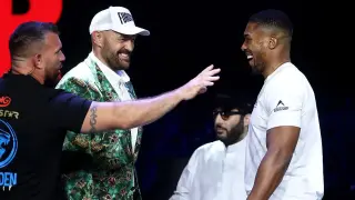 Fury and Joshua Trade Jokes, Not Blows, at London Launch