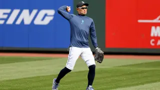 Ichiro Statue Debut Marred by Broken Bat Outside T-Mobile Park