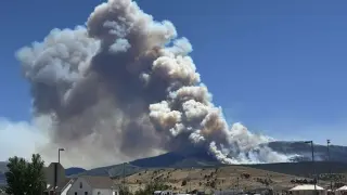 Cottonwood Fire Burns Under Red Flag as Firefighters Exercise Extreme Caution