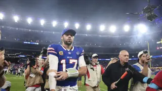 Bills QB Josh Allen battled illness before TNF, IV reportedly needed, per Sherman