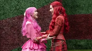 Memory Box Mystery Leaves Descendants Fans Guessing After Wicked Wonderland