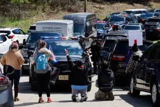 Rubber bullets halt Wisconsin beagle-lab protest at Ridglan Farms